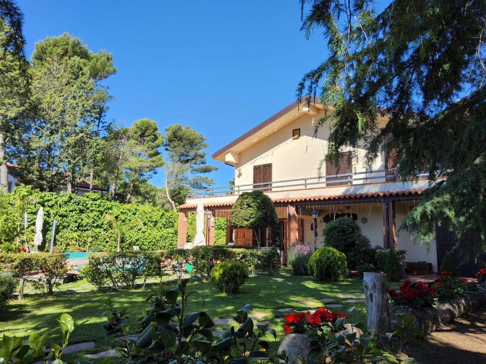 Villa Con Piscina Villa Scott Del Bernese Nicolosi Bagian luar foto